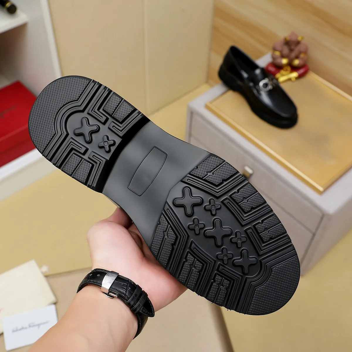 Men's shoes 💰500 Ferragamo [Ferragamo] top imported suit men's shoes 💯Original copy of the official website, product materials: selected imported embossed calfskin + luxury hardware buckle accessories ~ imported water-dyed cow 🐂 leather lining. Strong three-dimensional visual effect, original combination outsole, multiple colors available😘 Size: 38-44 (.45.46.4. Customized)